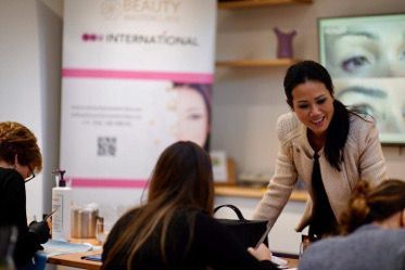 Permanente Make-Up Specialist Anh Ly